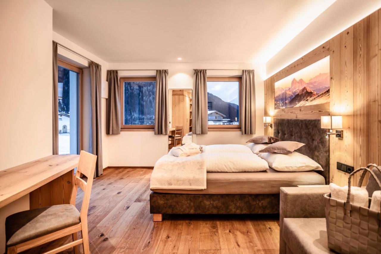 Luxury Chalet Plazola Aparthotel Selva di Val Gardena Esterno foto