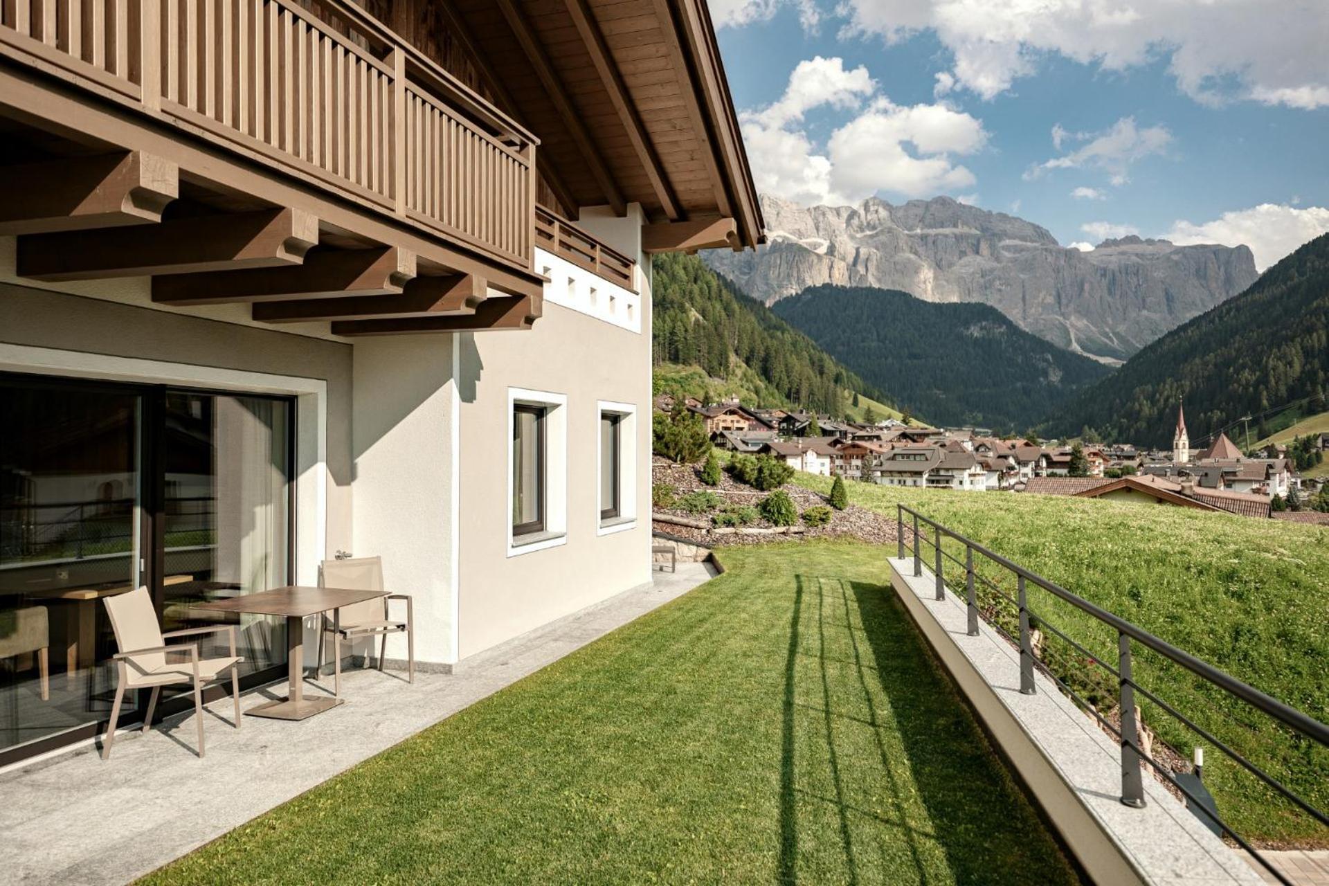 Luxury Chalet Plazola Aparthotel Selva di Val Gardena Esterno foto